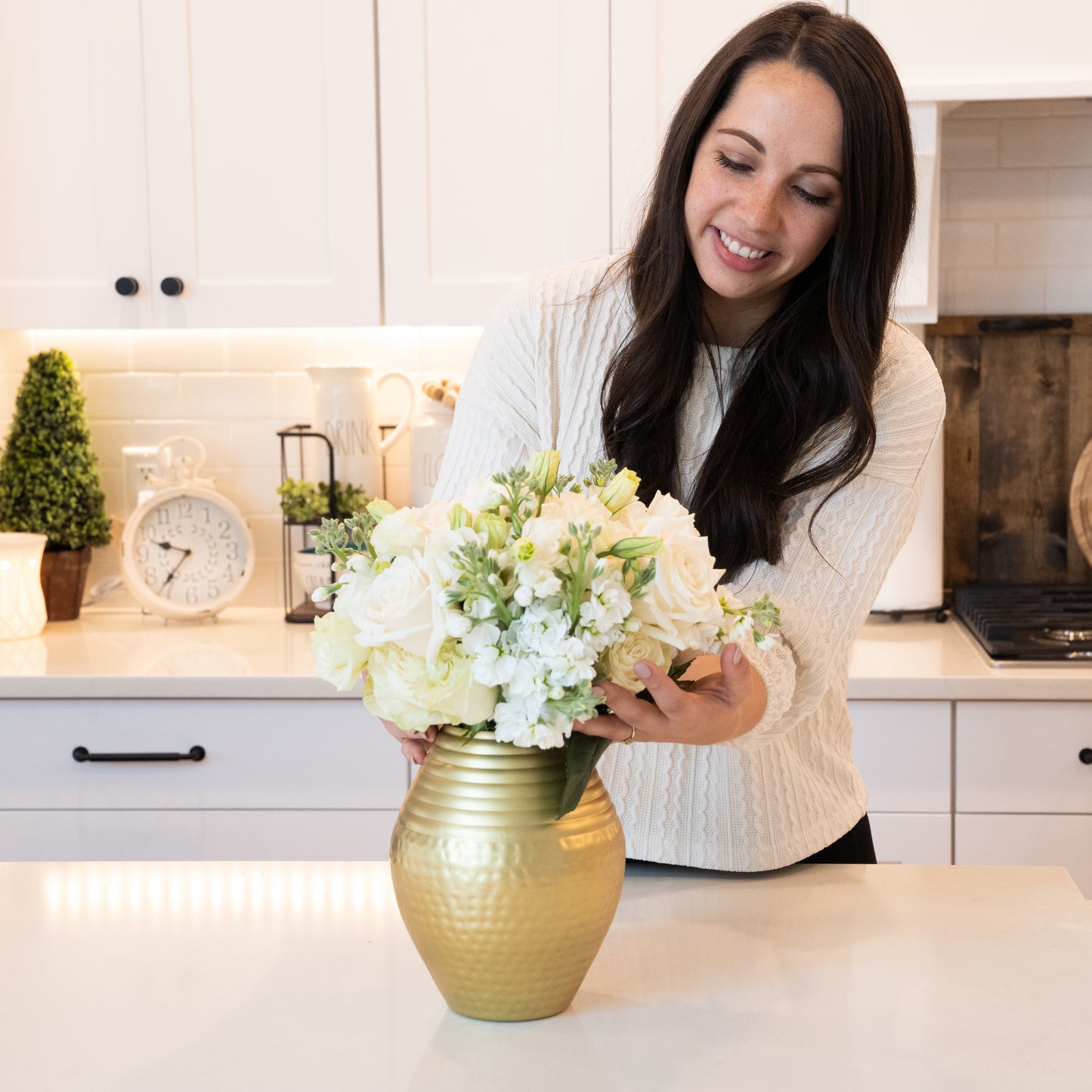 gold flower vase