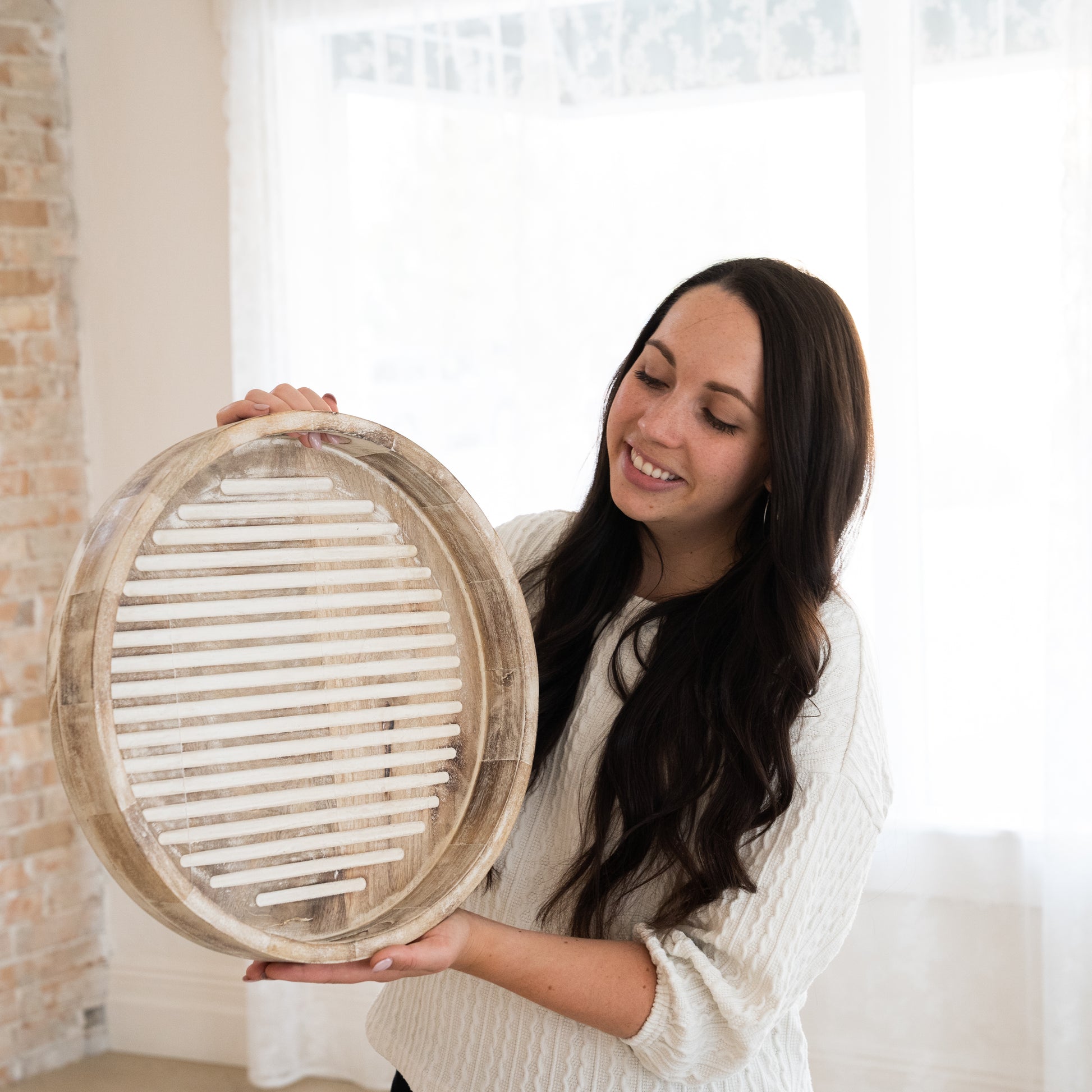 round white tray